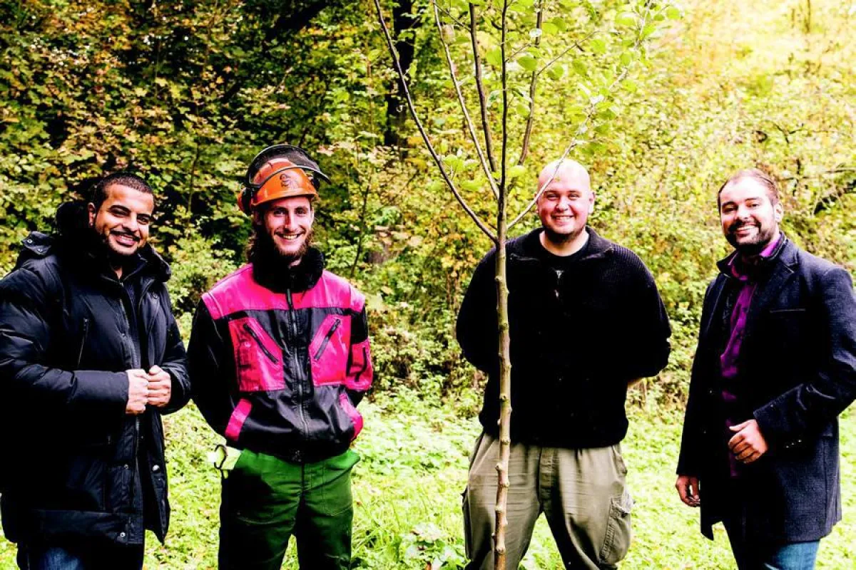 Amit Lal, Wilko Hennemann, Diplom-Forstwirt Stefan Götze und Johannes Dietrich (v.l.n.r.)