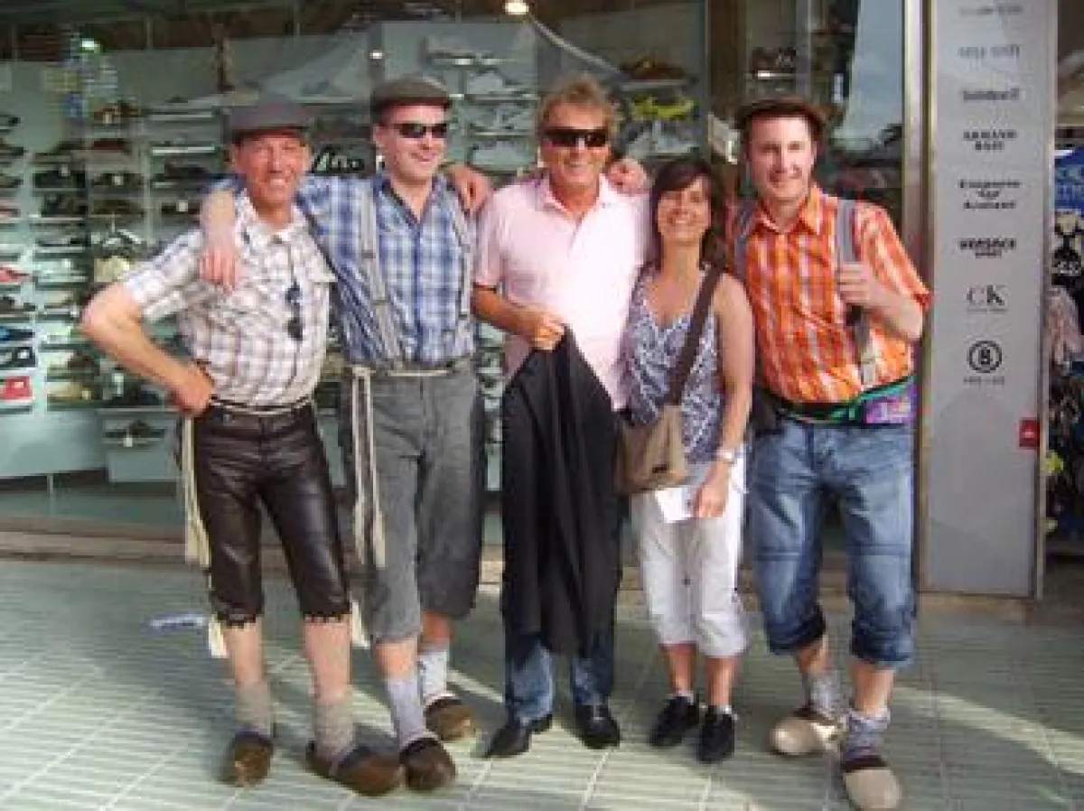 Die Basaltköpp im Mai 2008 waren zur Saisoneröffnung auf Mallorca. Dort trafen sie auch Bernhard Brink. Bild: Basaltköpp