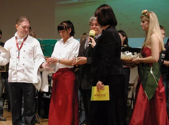 Bild: Grüne Woche 2009 - Bäckerei und Konditorei Ingo Möhring präsentiert Badeschokolade und Marzipan- Denkmal