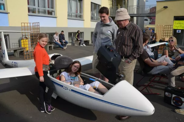 Tag der offenen Tür - Private Real- und Wirtschaftsschule Krauß präsentiert sich mit Kooperationspartnern Bild: Tag der offenen Tür - Private Real- und Wirtschaftsschule Krauß präsentiert sich mit Kooperationspartnern