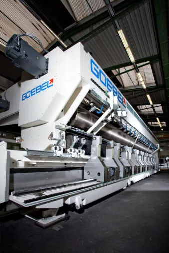 Bild: GOEBEL liefert breiteste Rollenschneidmaschine nach China