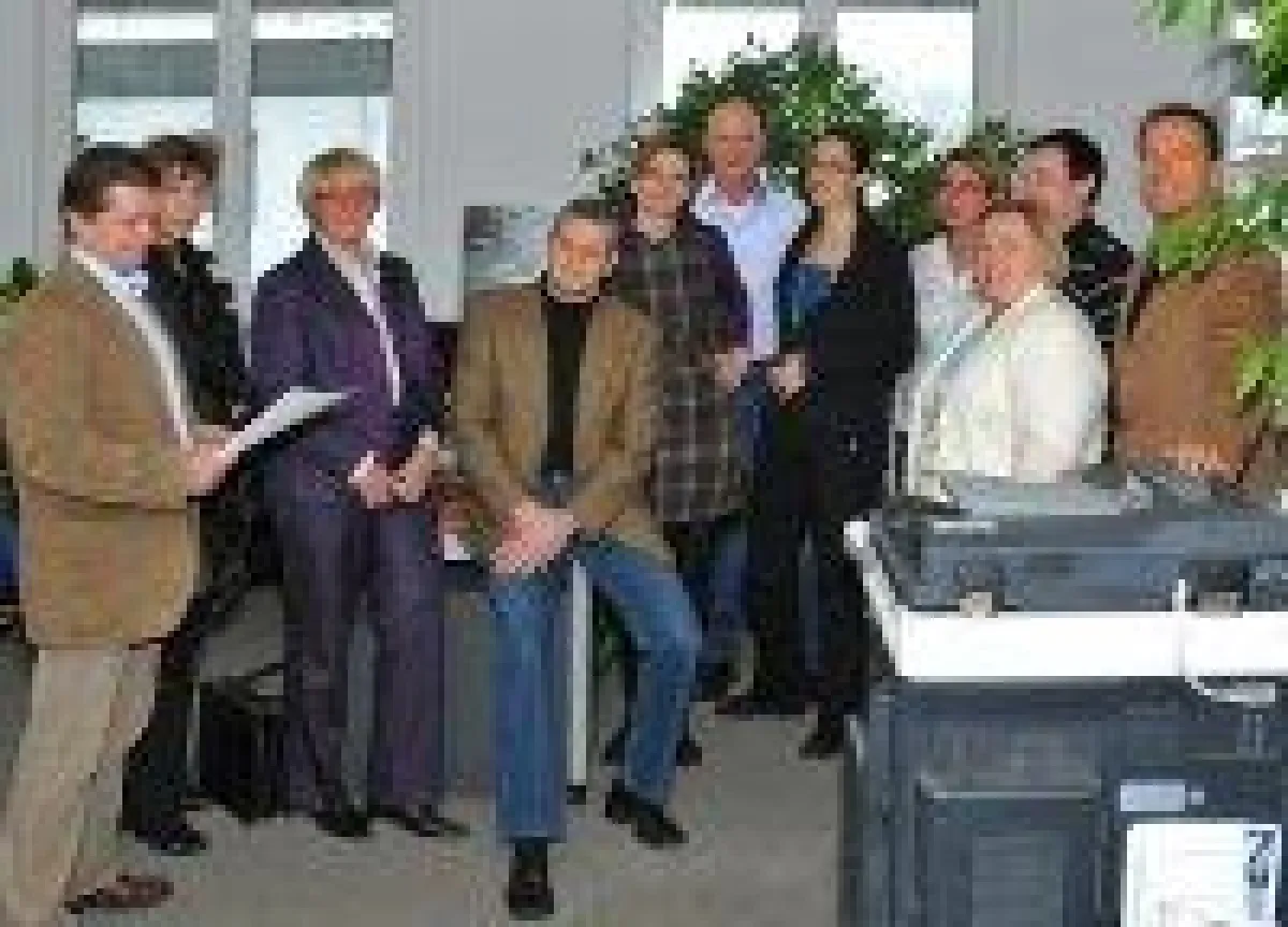 v.l.n.r.: Harald Seitz (1. Vorsitzender), Birgit Ströter, Heike Preuß, Peter Mortsiepen, Andrea Bäring (2. Vorsitzende), Eberhard Strabel, Anke Fischer, Elke Pfeiler, 1. Bgm. Barbara Bogner, Robert He