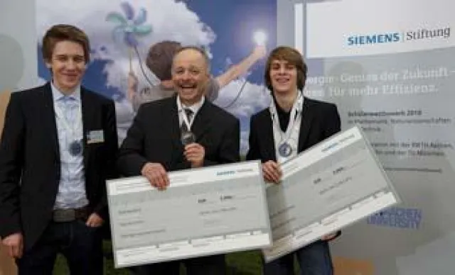 Bild: Das HaZwo-Team auf der Zielgeraden - Aachener Schüler entdecken den Wankelmotor neu