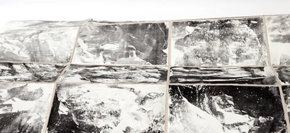 Marta Djourina - o.T., 2016, Karte bestehend aus 16 Lithographien, Unikat, Größe variabel (Detail)