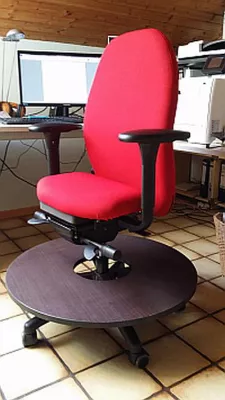 Bild: Ergonomische Büroausstattung bei Kleinwuchs – der neue DAVID (Büro-)Arbeitsstuhl