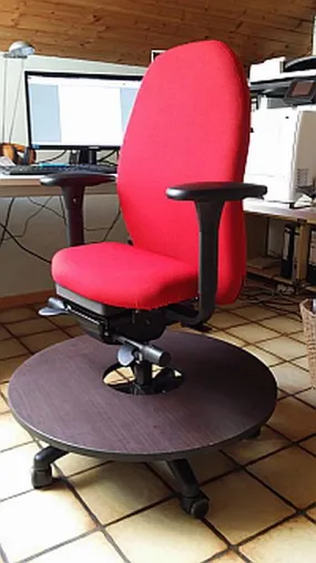 Bild: Ergonomische Büroausstattung bei Kleinwuchs – der neue DAVID (Büro-)Arbeitsstuhl