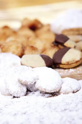 Aus Christkinds Bio-Backstube: Weihnachtskekse in liebevoller Handarbeit gemacht Bild: Aus Christkinds Bio-Backstube: Weihnachtskekse in liebevoller Handarbeit gemacht