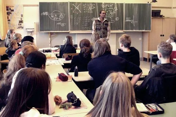 Bild: 2schneidig gestaltet Workshops in Jugendstrafvollzugseinrichtung