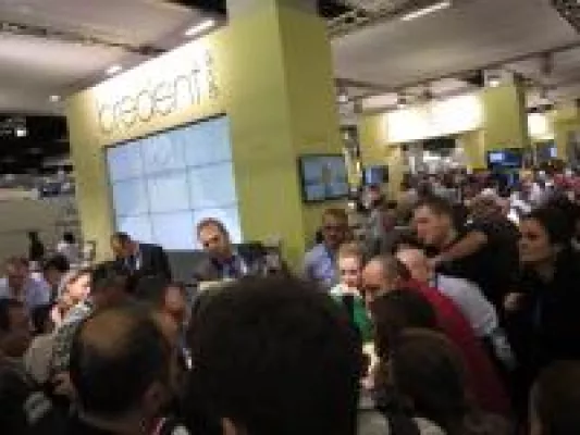 Bild: bredent group überzeugt mit Komplettlösungen auf der IDS 2013