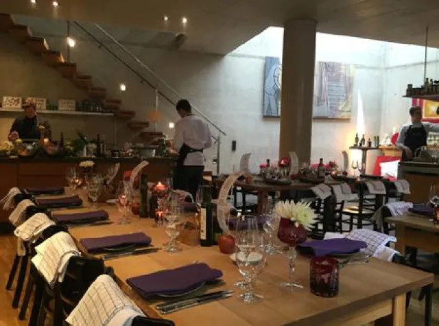 Bild: Wenn jemand eine Reise tut: Ellen Kamrad überrascht mit kulinarischen Event-Highlights