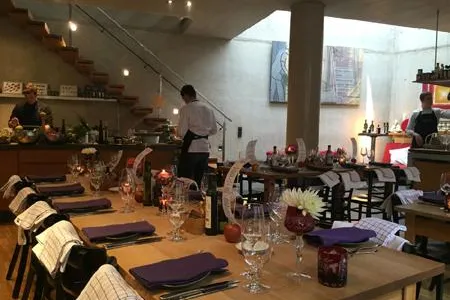 Bild: Wenn jemand eine Reise tut: Ellen Kamrad überrascht mit kulinarischen Event-Highlights