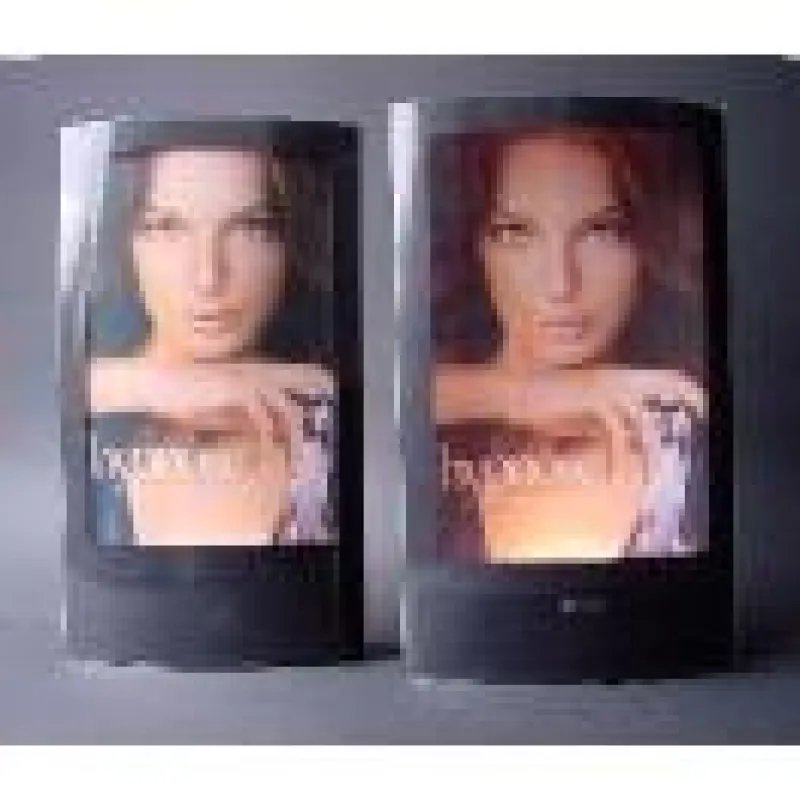 Display links ohne, Display rechts mit diovision-Effekt. 9 von 10 Menschen bevorzugen das Motiv mit diovision. http://www.diovision.de