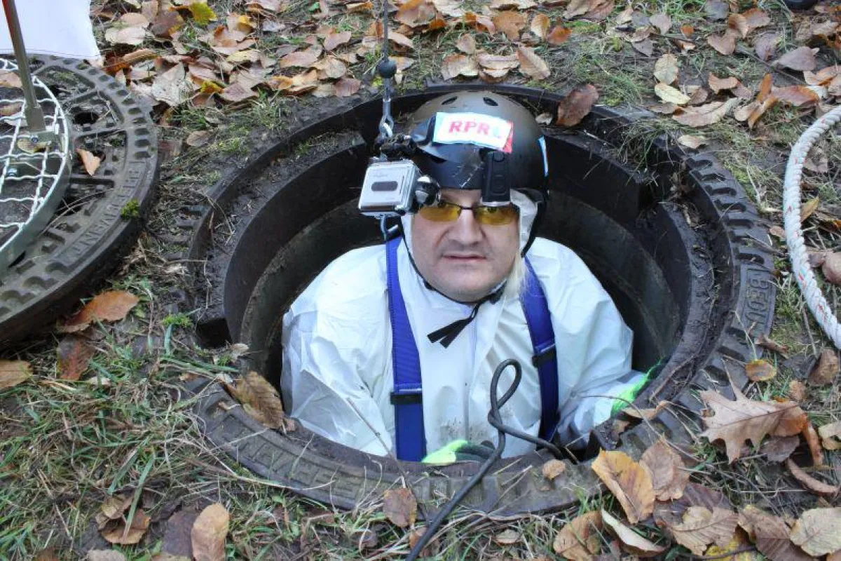 Der Rocker rackert in der Kanalisation