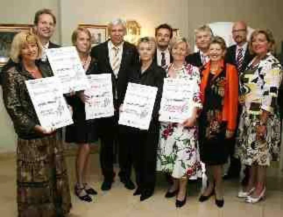 Volksschuldirektorin Helga Kager (VS Markt Piesting), Prof. MMag. Peter Manhart (BG&BRG Boerhaavegasse, 1030 Wien), Dipl.Päd. Andrea Mayerhofer (VS Ernsthofen), Landesrat Mag. Johann Heuras (NÖ) Volks