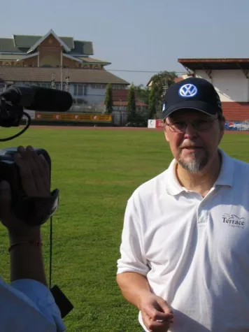 Bild: Deutschen Fußballtrainer nach Laos vermittelt