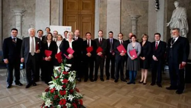 Bild: Graduierung Immobilienlehrgänge