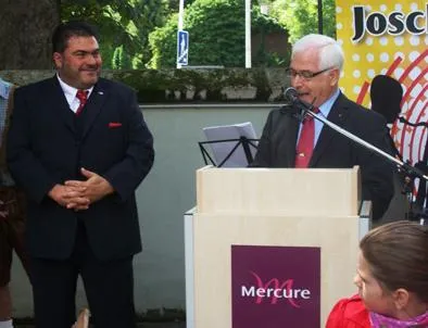 Bild: „Tag der offenen Tür“ im Mercure Hotel Freising bringt 6.811 Euro für Freisinger Walderlebnispfad