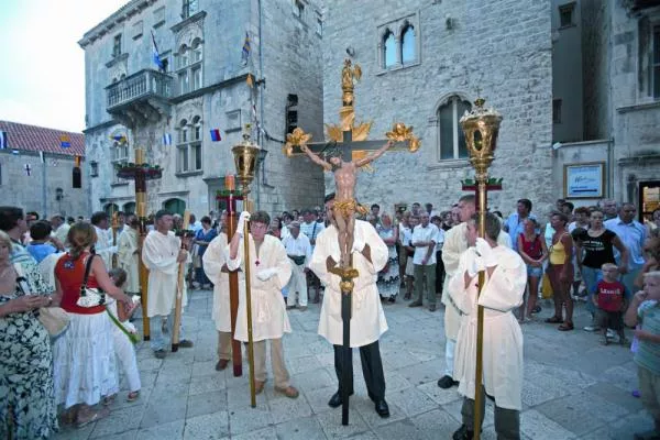 Reiseinfo Kroatien informiert über Osterprozession auf der Insel Hvar Bild: Reiseinfo Kroatien informiert über Osterprozession auf der Insel Hvar