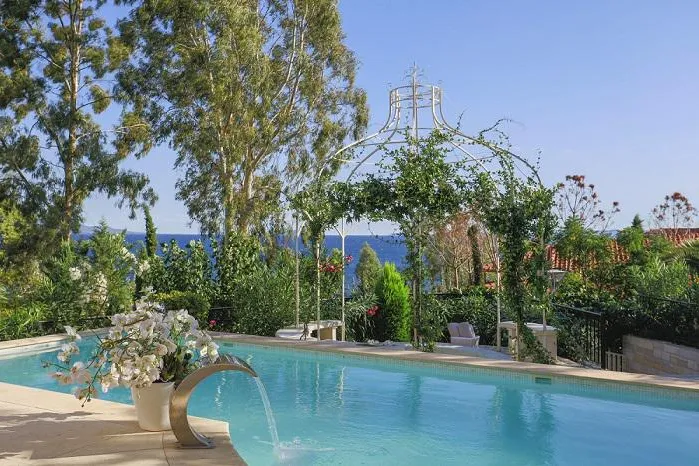 Bild: Mediterraner Saisonstart im Danai Beach Resort & Villas - Jamas für Körper und Seele