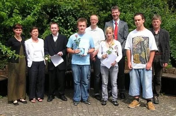 Bild: 75 Absolventen feiern Abschied vom CJD Jugenddorf Offenburg: Das Leben mutig in die Hand genommen