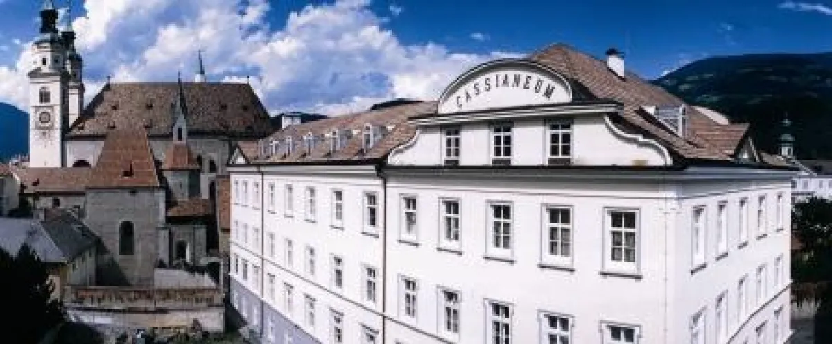 Brixen. Bressanone: »Bildungszentrums und Jugendhaus Kassianeum«