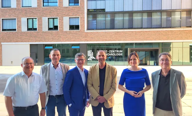 Bild: LEIZA verabschiedet Ronald Bockius, Leiter des Kompetenzbereichs Vorgeschichte, in den Ruhestand