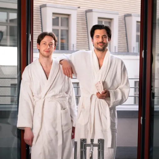 Bild: Drei Hamburger gründen Wellness-Brand „Aforia“ mit natürlichen und nachhaltigen Badezusätzen.
