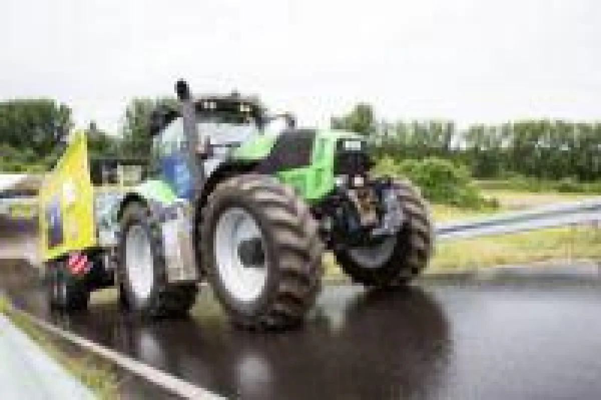 Der ZF Innovation Tractor belegt, wie automatisierte Fahrfunktionen und die Elektrifizierung des Antriebs betriebliche Abläufe in