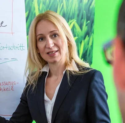 Bild: ahc-Gründerin Sophia Hatzelmann offizieller Scout der landesweiten Allianz Industrie 4.0