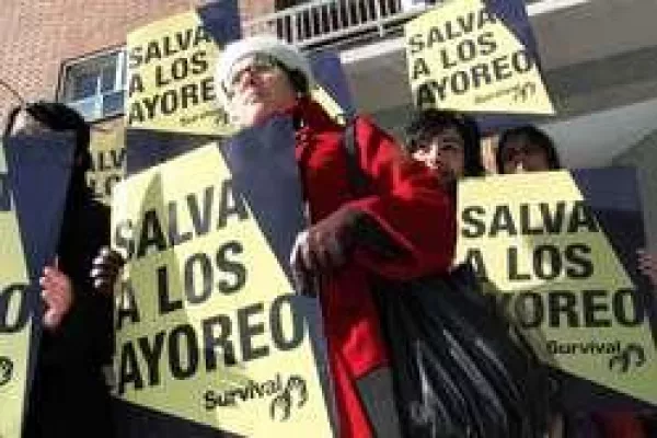 Bild: Europaweite Proteste gegen die Bedrohung unkontaktierter Indigener