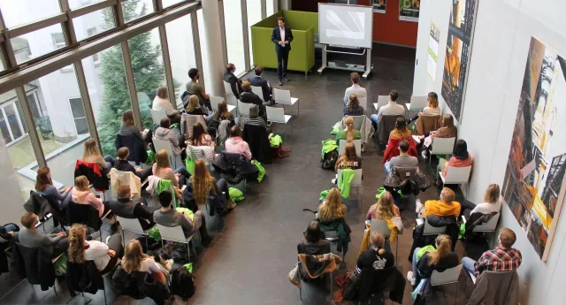 Bild: SRH Hochschule in Nordrhein-Westfalen wächst weiter – Begrüßung von 180 neuen Studierenden zum Wintersemester