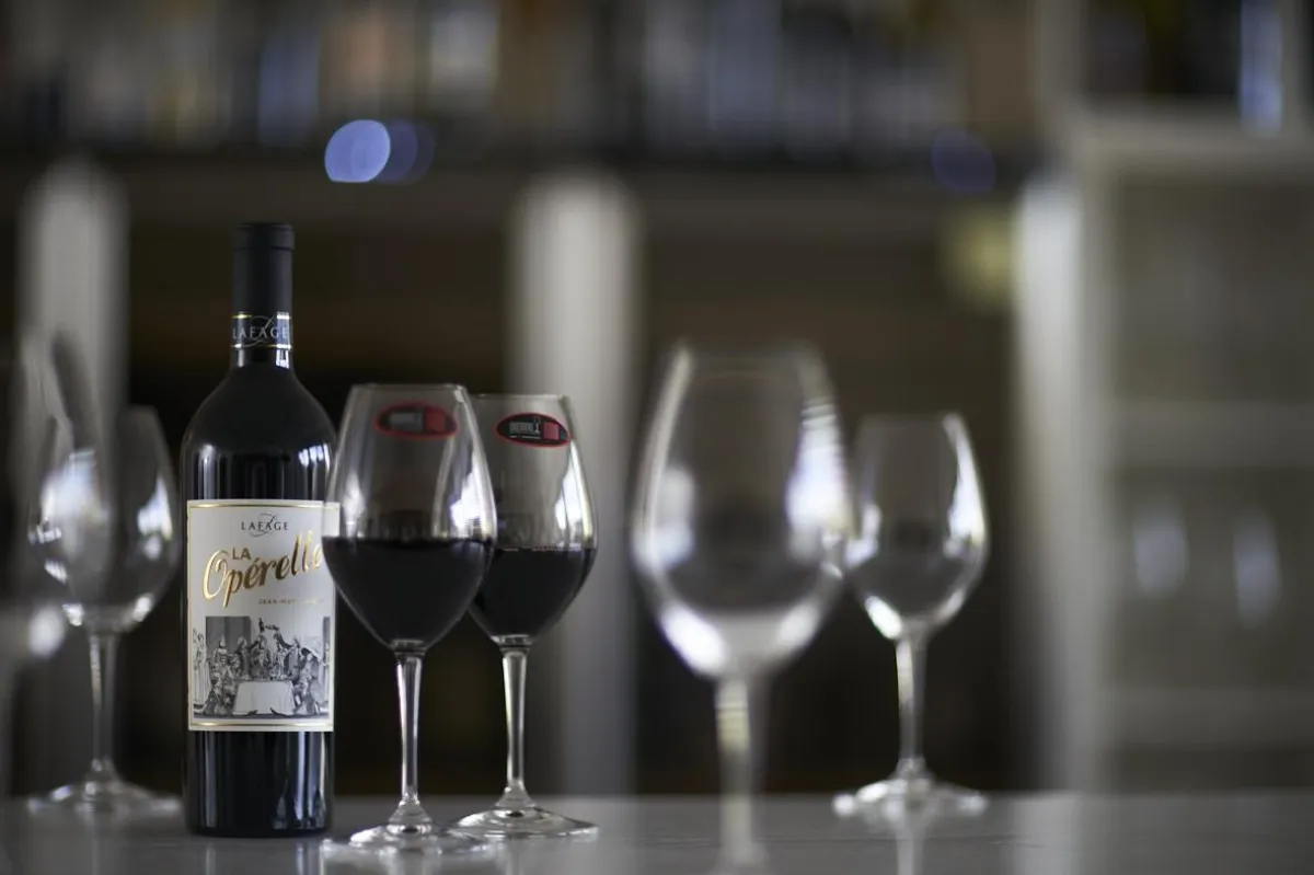 Das BELViNi PROFi TASTiNG GLAS