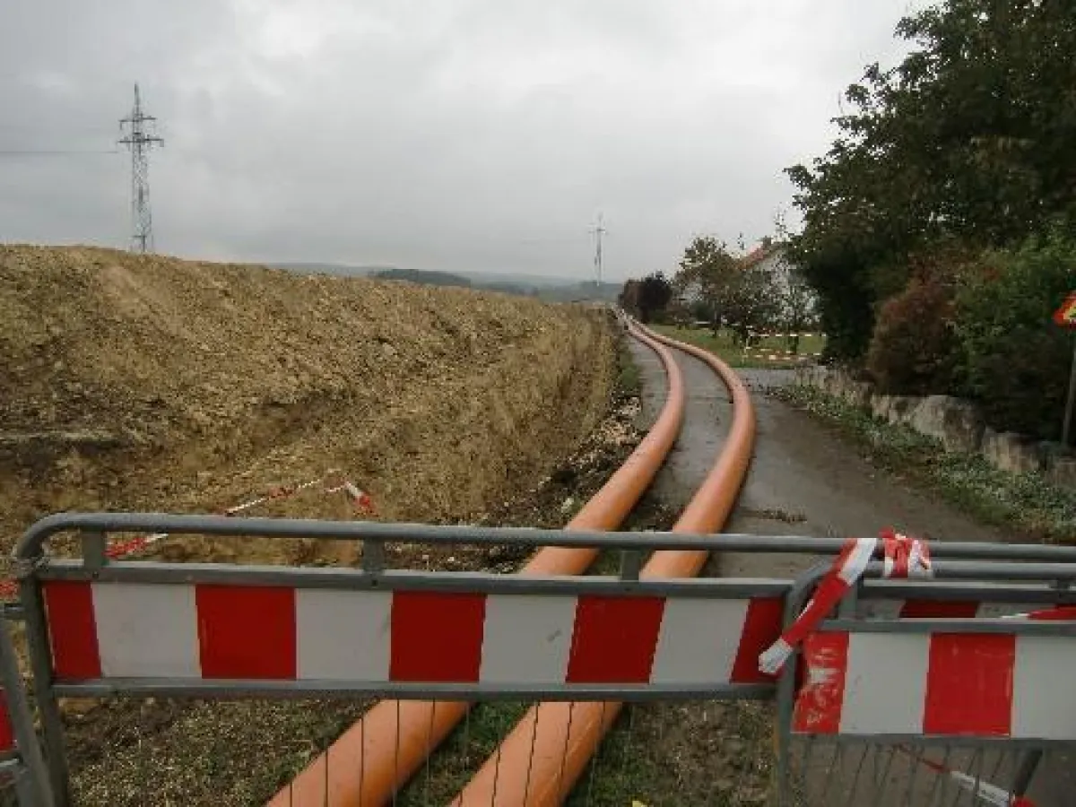 Erst wenige Kilometer sind beim Abwasserprojekt gegraben. Die kalkulierten Baukosten indes schnellen bereits in die Höhe.