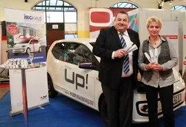 Bild: Messe "Hausbau & Energie": Brandenburgerin gewinnt Auto von IBGHAUS