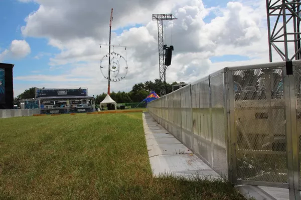 Geballte Power im Open-Air Sommer Bild: Geballte Power im Open-Air Sommer