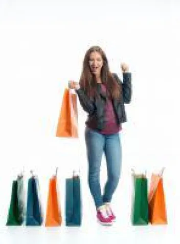 Umweltfreundliche Papiertragetaschen als Alternative zur Plastiktüte Bild: Umweltfreundliche Papiertragetaschen als Alternative zur Plastiktüte