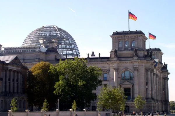 Bild: Von Berlin Tegel in die Welt – Wo soll man parken?