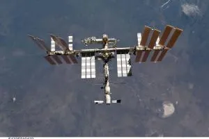 ICARUS- Außen-Antenne an die ISS montiert Bild: ICARUS- Außen-Antenne an die ISS montiert
