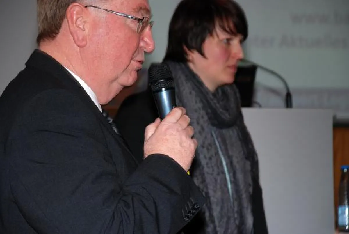 Johanna Birkhan (rechts im Bild) und Helmut Barth