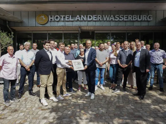 Wirtschaftsdezernent zu Gast bei der Vertriebsleiterkonferenz der REWE Region Nord in Wolfsburg Bild: Wirtschaftsdezernent zu Gast bei der Vertriebsleiterkonferenz der REWE Region Nord in Wolfsburg