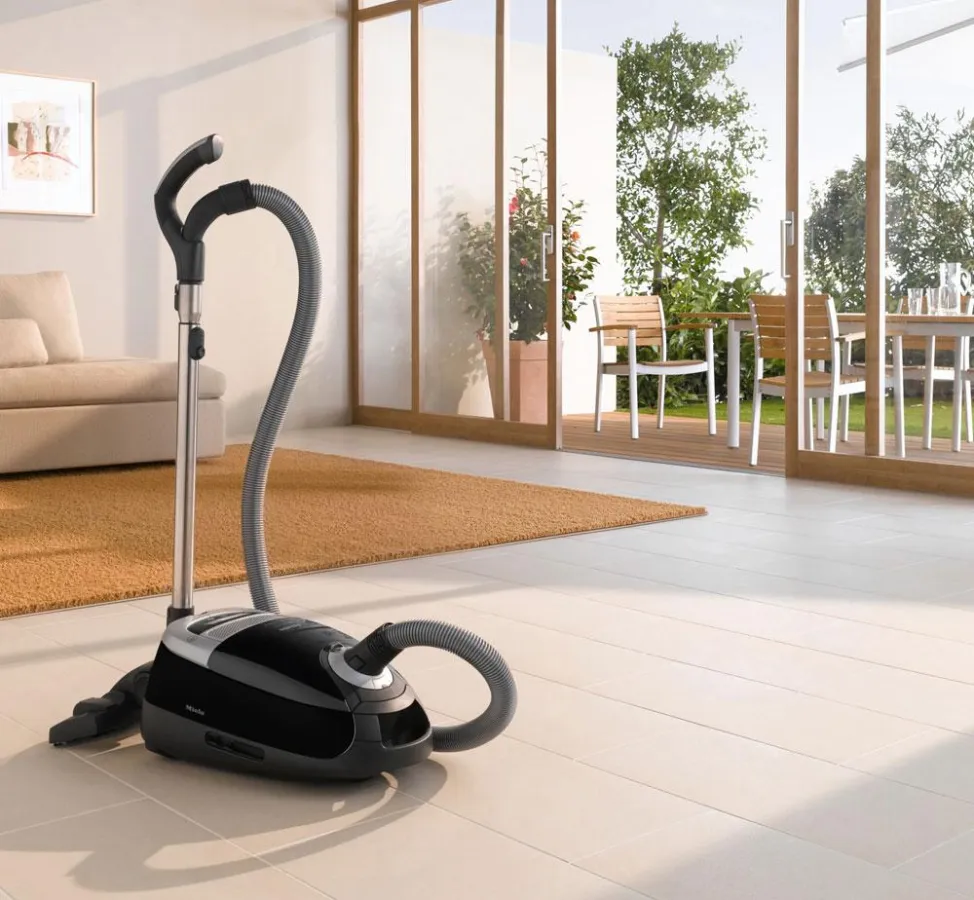 Die große Auswahl erschwert die Suche nach dem passenden Staubsauger. Foto: Miele