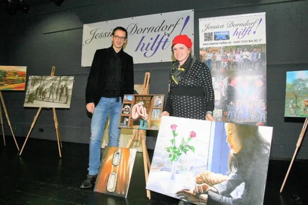 Kunstwerke für die gute Tat hinter historischen Mauern: Ausstellung und Versteigerung im Essener Blücherturm Bild: Kunstwerke für die gute Tat hinter historischen Mauern: Ausstellung und Versteigerung im Essener Blücherturm