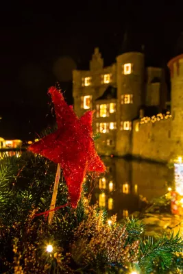 Bild: Weihnachtsmarkt auf Burg Satzvey an allen Adventswochenenden