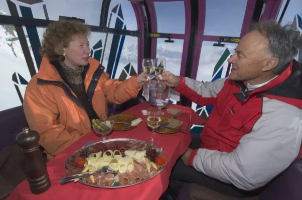 Bild: Bettmeralp - Ein luftiger Schlemmerplausch inmitten von Viertausendern