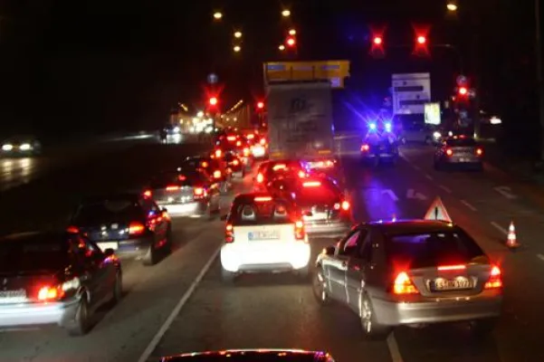 Bild: Depression bei Dämmerung – Tipps für Autofahrer