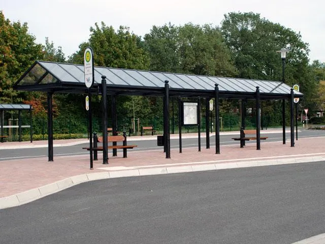 Bild: Beim Neubau des Busbahnhof am Gymnasium in Handrup konnten die Vorstellungen der Planer realisiert werden