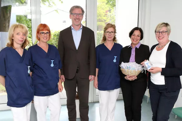 „Danke, dass ihr da seid!“ – Evangelisches Krankenhaus Hubertus würdigt seine Pflegekräfte Bild: „Danke, dass ihr da seid!“ – Evangelisches Krankenhaus Hubertus würdigt seine Pflegekräfte