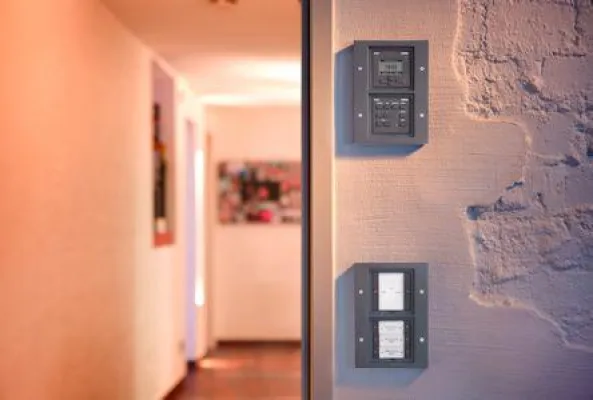 Bild: Schalterprogramm Gira TX_44: Design für innen und außen