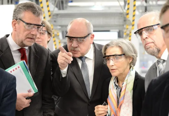 Bild: Hochschule Darmstadt eröffnet neues Fachbereichsgebäude für Chemie- und Biotechnologie