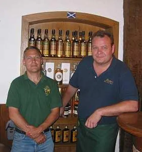 Partnerschaft mit Caminneci & Schrauth, Wine and Spirit Partner OHG Bild: Partnerschaft mit Caminneci & Schrauth, Wine and Spirit Partner OHG